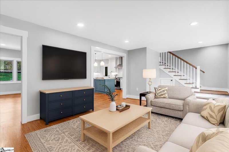 Property image 5 at 110 Oakview Drive, Greenville, SC 29605