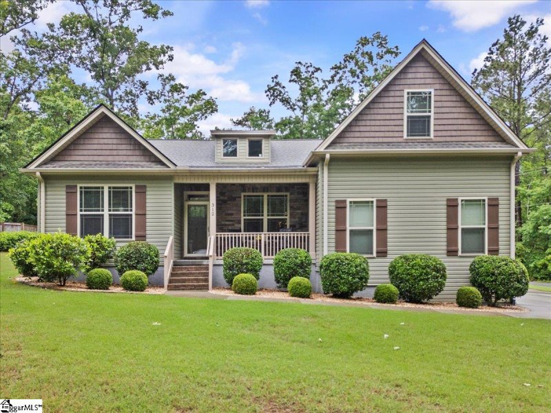 Pine Lakes, Anderson Community