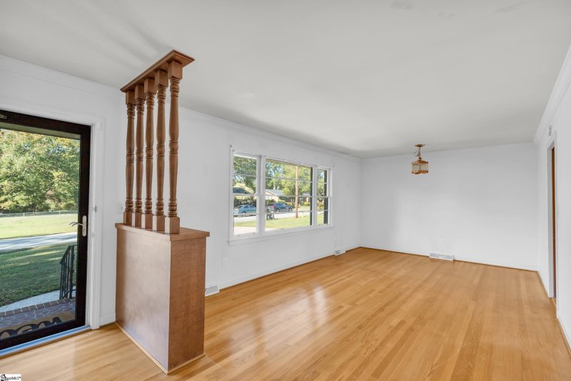 Property image 4 of 113 Willenhall Lane in Westcliffe, Greenville, SC 29611