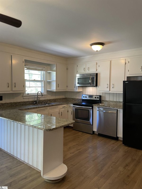 Property image 3 of 9 Forestdale Drive in Forestdale Heights, Taylors, SC 29687