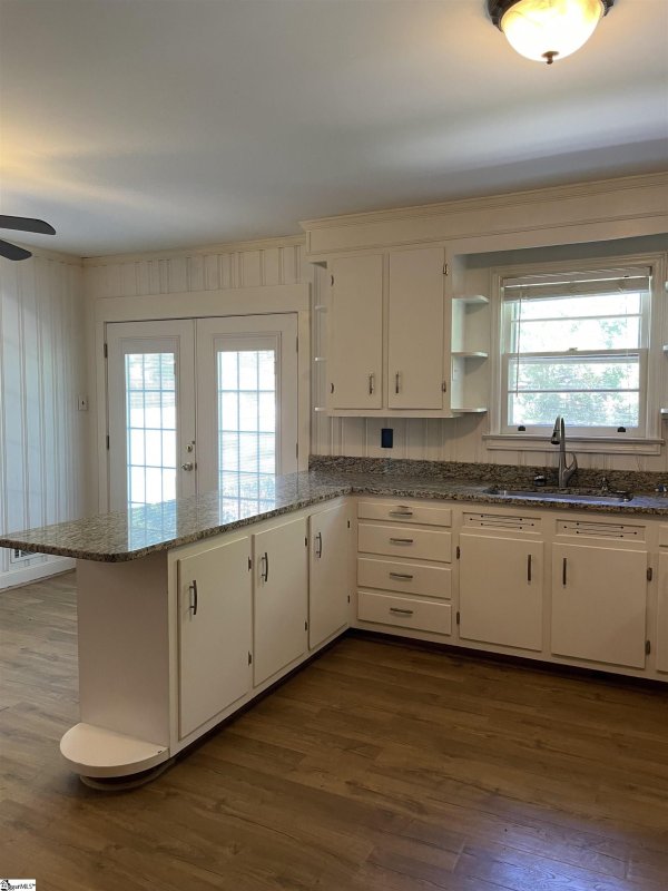 Property image 4 of 9 Forestdale Drive in Forestdale Heights, Taylors, SC 29687