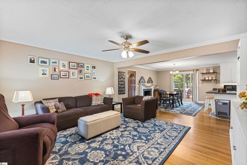 Property image 5 of 509 Mapleton Drive in Pine Forest, Greenville, SC 29607