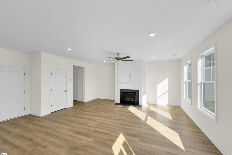 Property image 5 of 229 Brown Circle in Brownstone Park, Easley, SC 29642