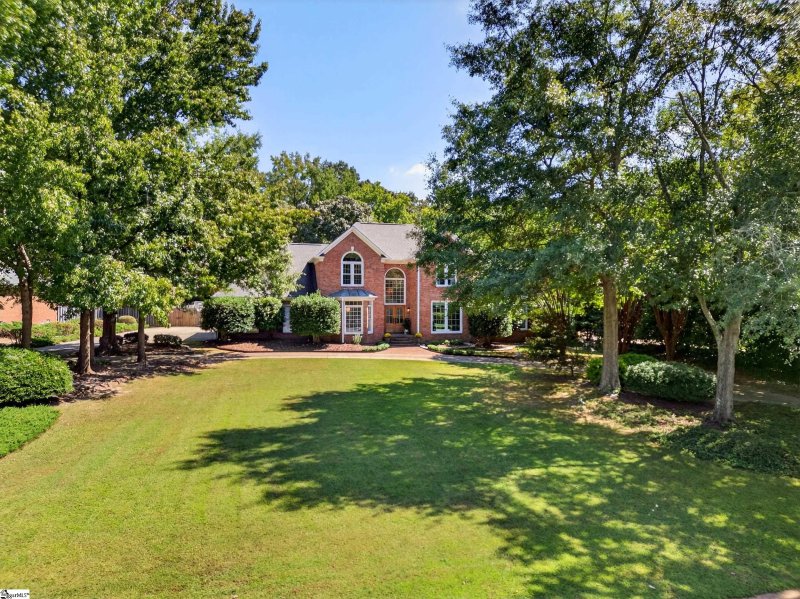 Property image 3 of 381 Carleton Circle in Woodridge, Spartanburg, SC 29301