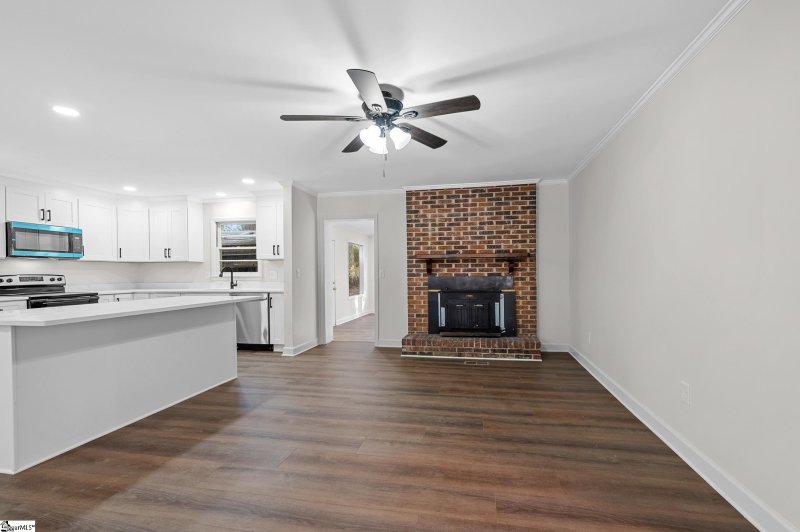 Property image 2 of 306 Seminole Drive in Westwood, Simpsonville, SC 29680-2424