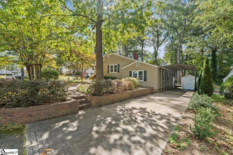 Property image 3 of 43 Kirkwood Lane in Isaqueena Park, Greenville, SC 29607