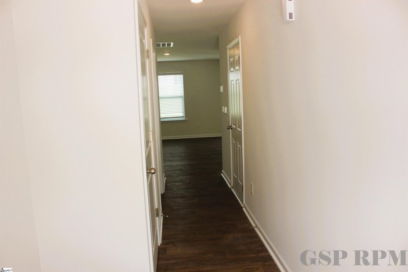 Property image 4 of 1429 N Cardiff Trail in Clevedale Farms, Spartanburg, SC 29301-6704