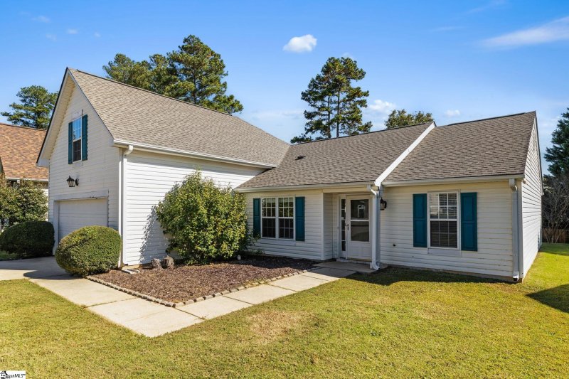Property image 2 of 681 Thornbird Circle in Eagle Pointe, Boiling Springs, SC 29316