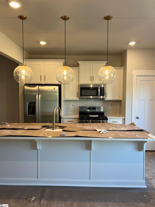 Property image 2 of 407 W Parima Court in El Dorado, Spartanburg, SC 29301