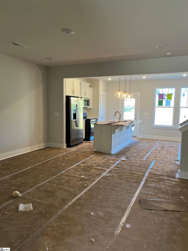 Property image 3 of 407 W Parima Court in El Dorado, Spartanburg, SC 29301