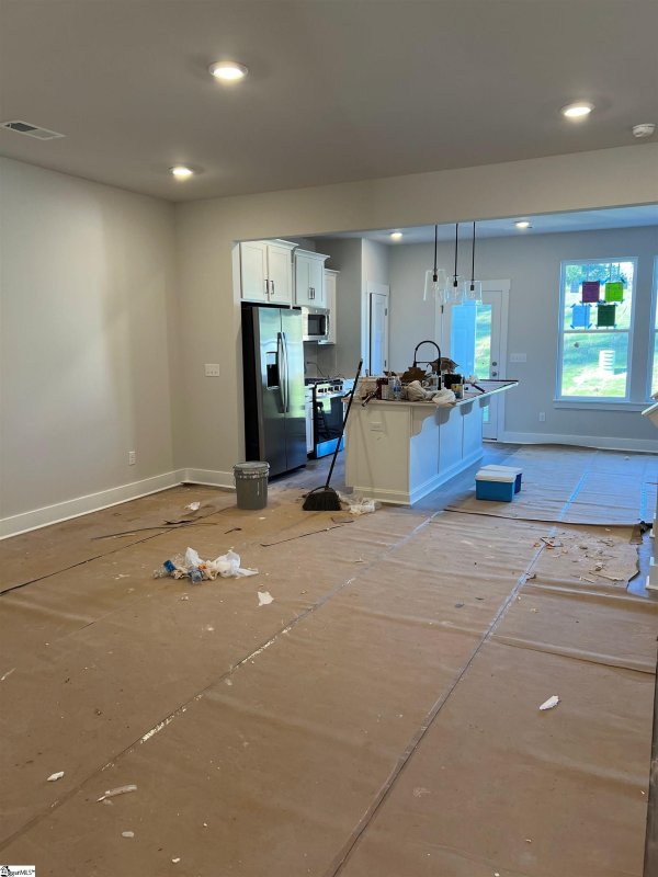 Property image 3 of 409 W Parima Court in El Dorado, Spartanburg, SC 29301