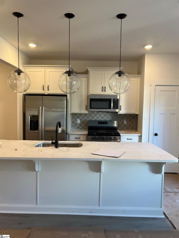 Property image 2 of 411 W Parima Court in El Dorado, Spartanburg, SC 29301