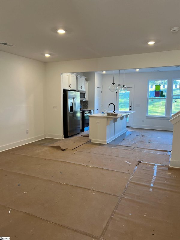 Property image 3 of 411 W Parima Court in El Dorado, Spartanburg, SC 29301