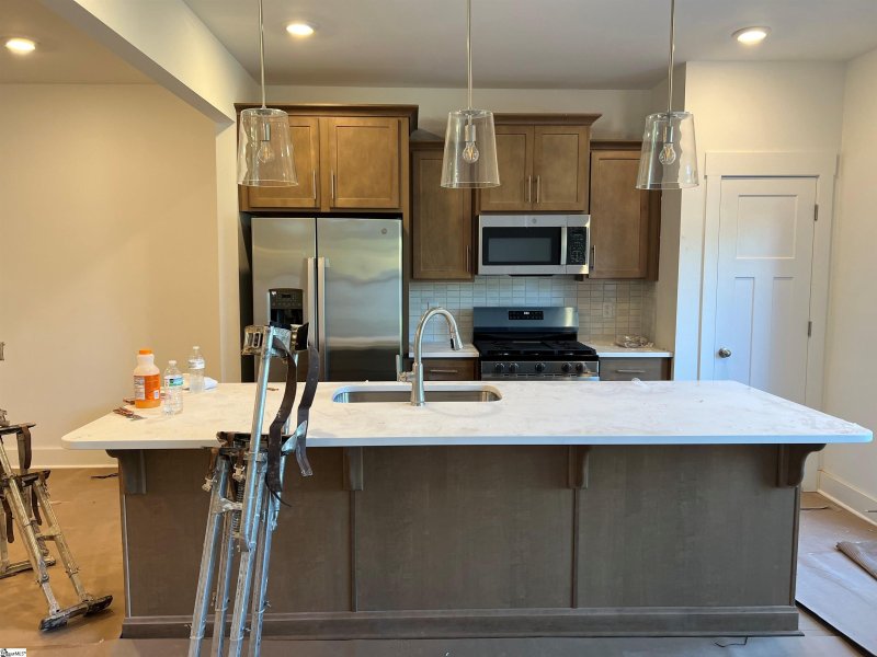 Property image 2 of 413 W Parima Court in El Dorado, Spartanburg, SC 29301