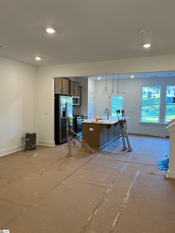 Property image 3 of 413 W Parima Court in El Dorado, Spartanburg, SC 29301