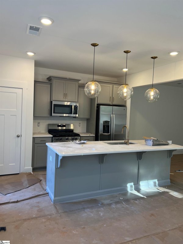 Property image 2 of 415 W Parima Court in El Dorado, Spartanburg, SC 29301