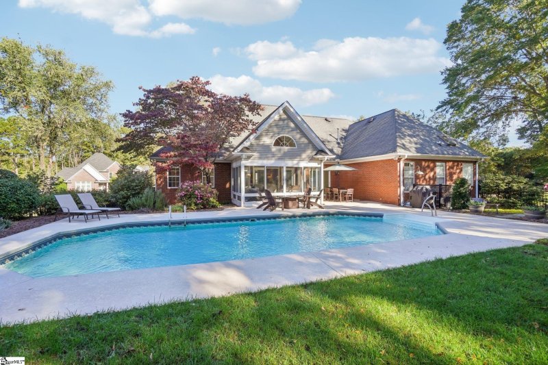 Property image 2 of 102 Lockmere Court in Westchester, Easley, SC 29642