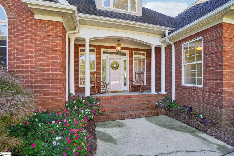 Property image 4 of 102 Lockmere Court in Westchester, Easley, SC 29642