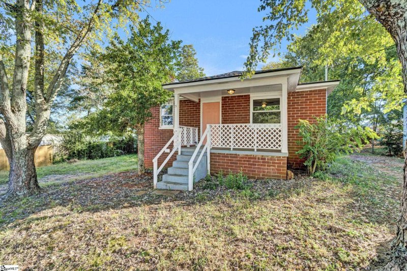 Property image 2 of 5 Yellowstone Drive in Riverside, Greenville, SC 29617