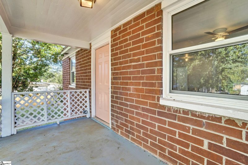 Property image 4 of 5 Yellowstone Drive in Riverside, Greenville, SC 29617