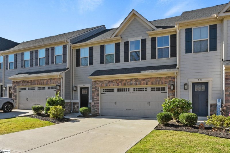 Property image 2 of 509 Martin Creek Drive in Merrydale Village, Simpsonville, SC 29680