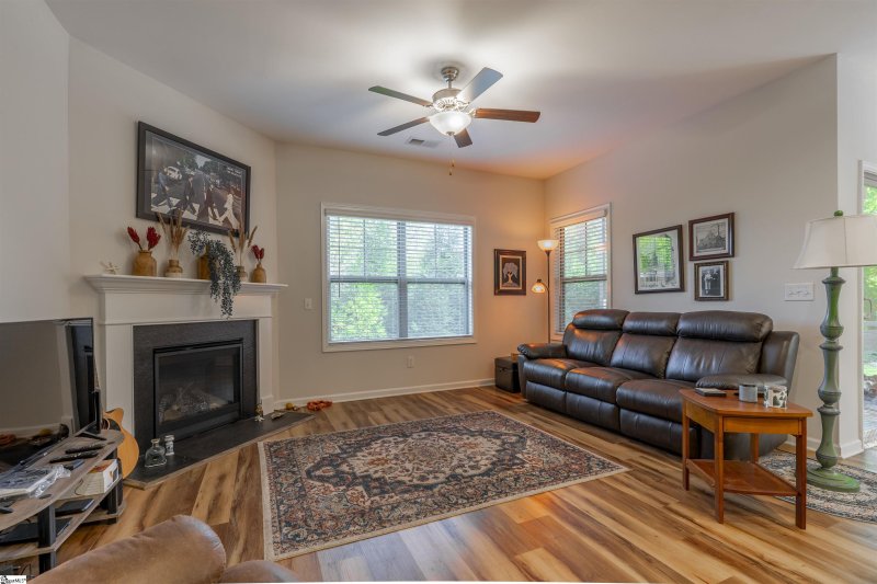 Property image 4 of 419 Cedar Bluff Way in Whispering Pines, Mauldin, SC 29662