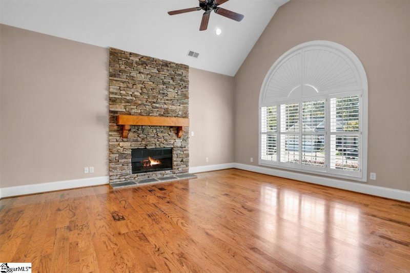 Property image 3 of 105 Wineberry Way in Kenwood, Greenville, SC 29615