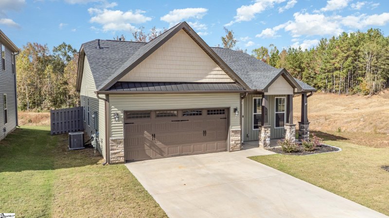 Property image 3 of 350 River Trace Loop in River Trace, Simpsonville, SC 29680