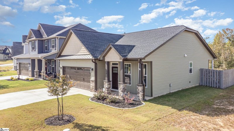 Property image 4 of 350 River Trace Loop in River Trace, Simpsonville, SC 29680