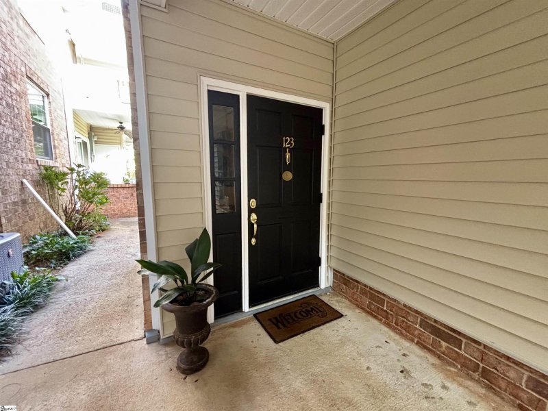 Property image 4 of 925 Cleveland Street in Riverbend Condos, Greenville, SC 29601