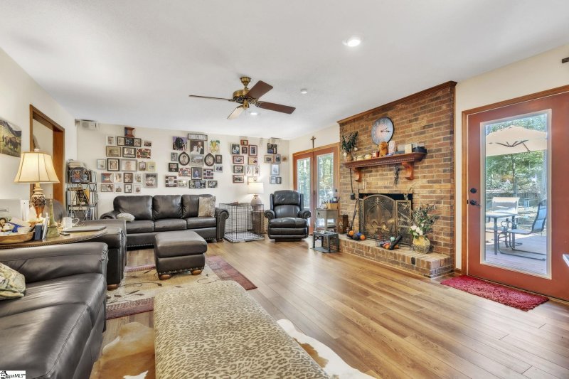 Property image 4 of 126 Edinburg Road in Glen Holly, Pickens, SC 29671