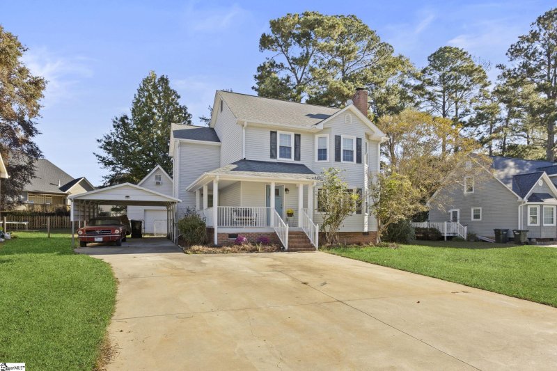 Property image 2 of 405 Creek Drive in Oak Creek, Easley, SC 29642