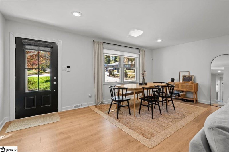 Property image 4 of 33 S Del Norte Road in Del Norte, Greenville, SC 29615