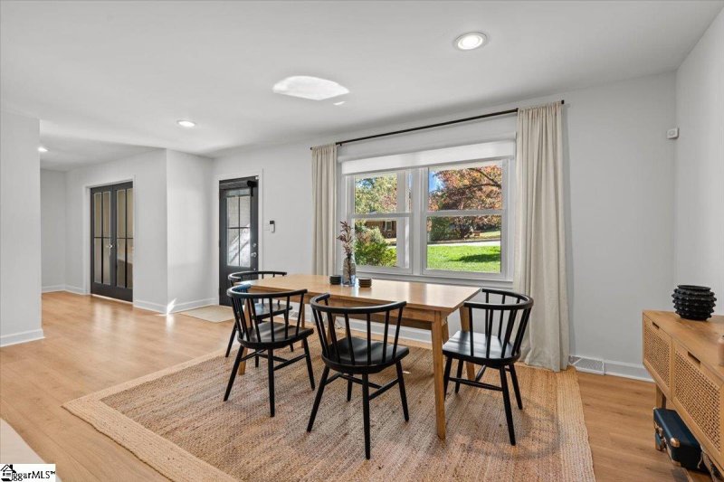 Property image 5 of 33 S Del Norte Road in Del Norte, Greenville, SC 29615