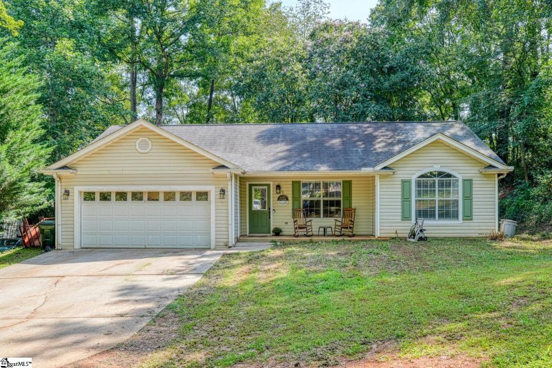 Property image 2 at 134 W Celestial Drive, Greer, SC 29651