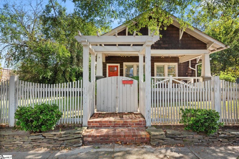 Property image 5 of 305 Smythe Street in Monaghan, Greenville, SC 29611-3591