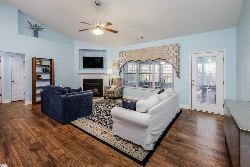 Property image 3 of 440 Slate Drive in Hanging Rock, Boiling Springs, SC 29316