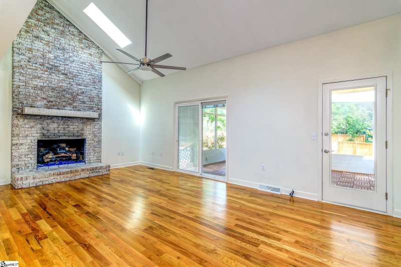 Property image 5 of 104 Gilden Lane in Holly Tree Plantation, Simpsonville, SC 29681