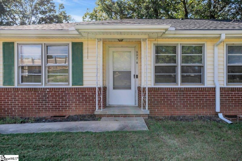 Property image 3 of 307 White Oak Drive in University Heig, Greenville, SC 29607