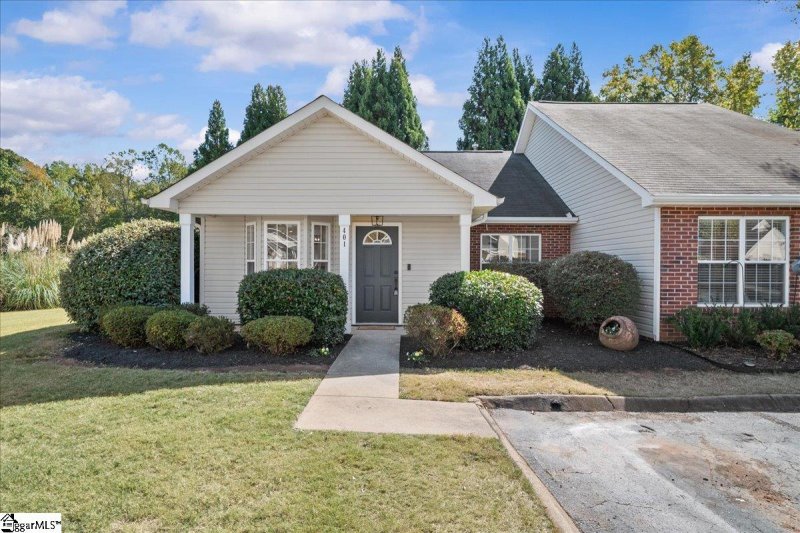 401 Crestridge Drive