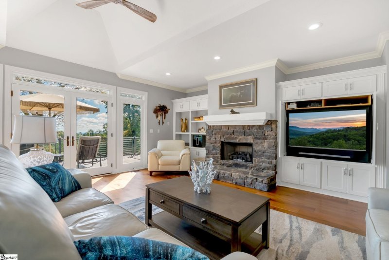 Property image 3 of 220 Yellowroot Lane in The Cliffs at Glassy, Landrum, SC 29356