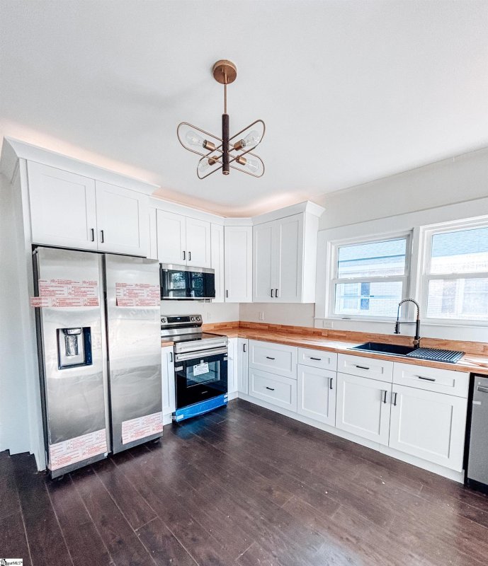 Property image 4 of 67 E 8th Street in Woodside Mill, Greenville, SC 29611