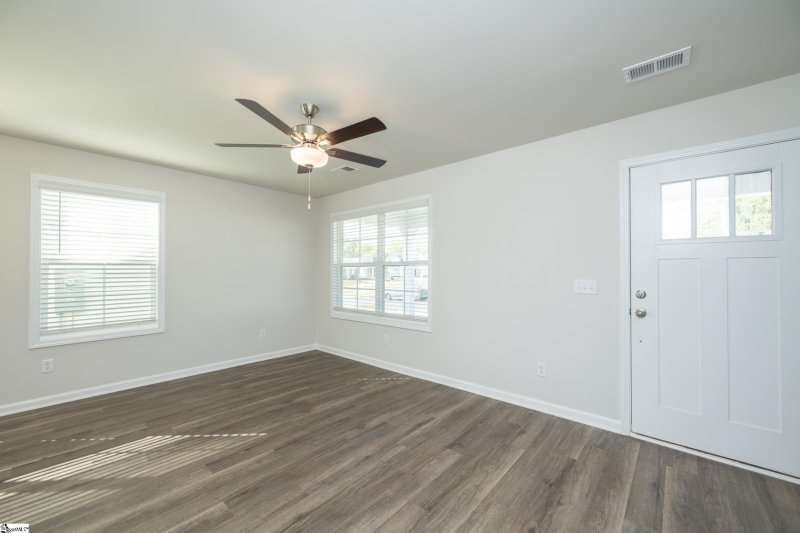 Property image 4 of 15 Thorndike Way in Lakeview at Berea, Greenville, SC 29617