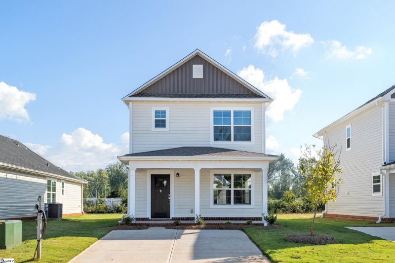 Property image 2 of 9 Thorndike Way in Lakeview at Berea, Greenville, SC 29617