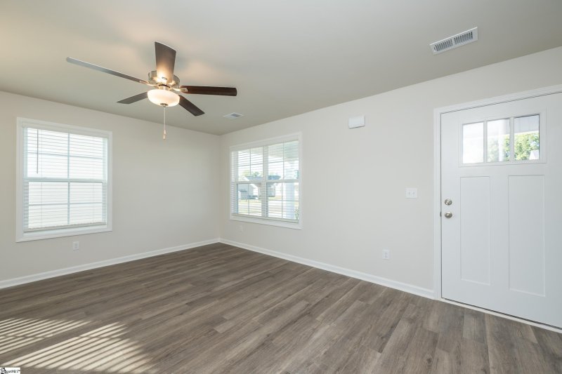 Property image 4 of 9 Thorndike Way in Lakeview at Berea, Greenville, SC 29617