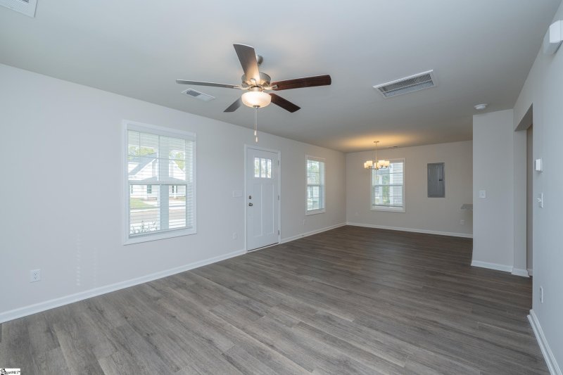 Property image 3 of 204 Waltham Court in Lakeview at Berea, Greenville, SC 29617