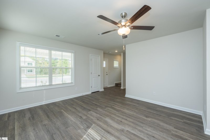 Property image 3 of 214 Waltham Court in Lakeview at Berea, Greenville, SC 29617