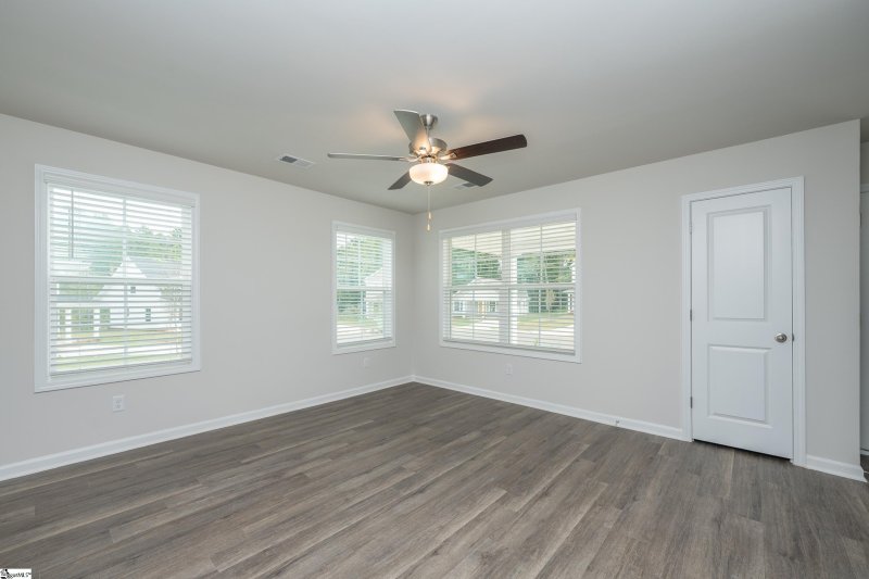 Property image 5 of 213 Waltham Court in Lakeview at Berea, Greenville, SC 29617