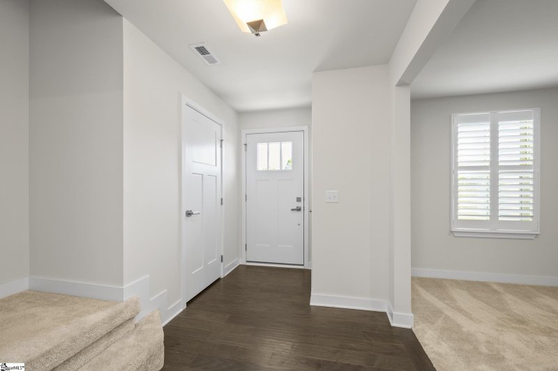 Property image 4 of 35 Itasca Drive in Highview Townes, Greenville, SC 29609