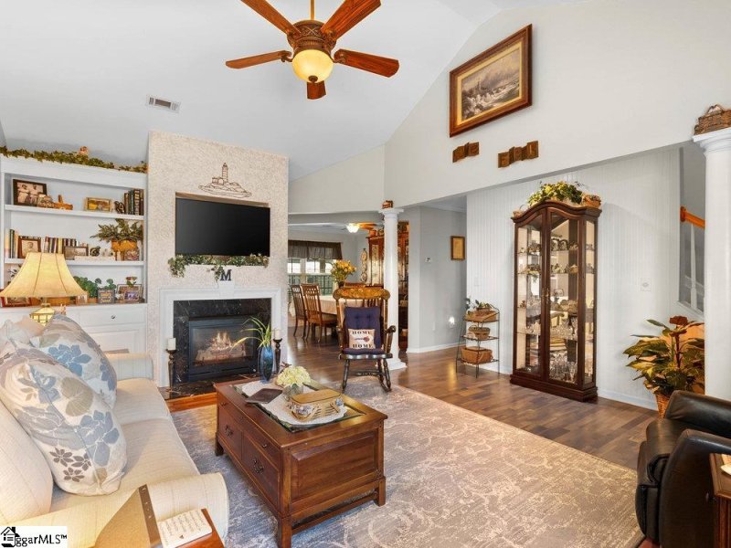 Property image 5 of 421 Clare Bank Drive in Riverwood Farm, Greer, SC 29650